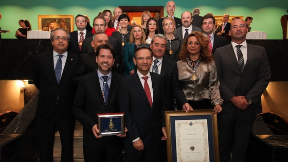 Imagen de Entrega de la Medalla Oro del Parlamento de Canarias al Cabildo