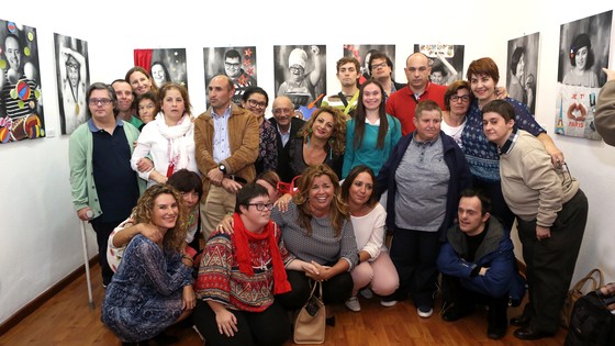 Imagen de El Cabildo inaugura ‘Con otros ojos’, muestra realizada por alumnos del taller Giro-Arte de Sinpromi 