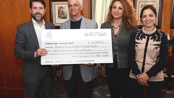 Imagen de El Cabildo entrega la recaudación de la gala de los Premios Cadena Dial a la Fundación Proyecto Hombre