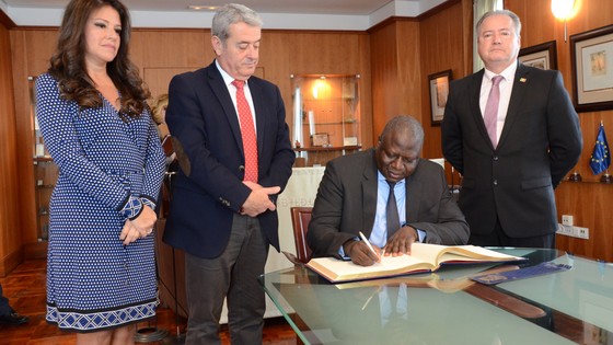 Imagen de El Cabildo refuerza las relaciones con Mali con motivo de la inauguración del Consulado Honorario en la Isla