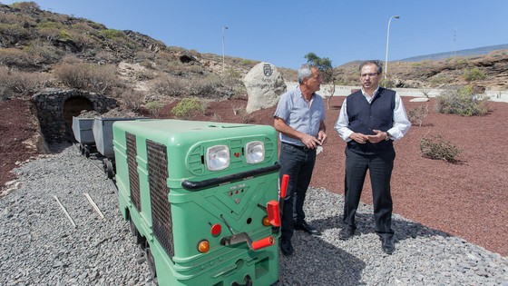 Imagen de El Cabildo concluye la mejora de asfaltado y paisaje de la carretera de Los Roques en Fasnia
